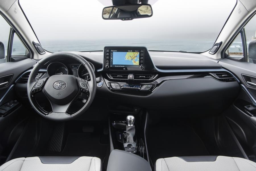 Торпедо Toyota C-HR Hybrid 2019 года  (WW) (фото 171 из 174)